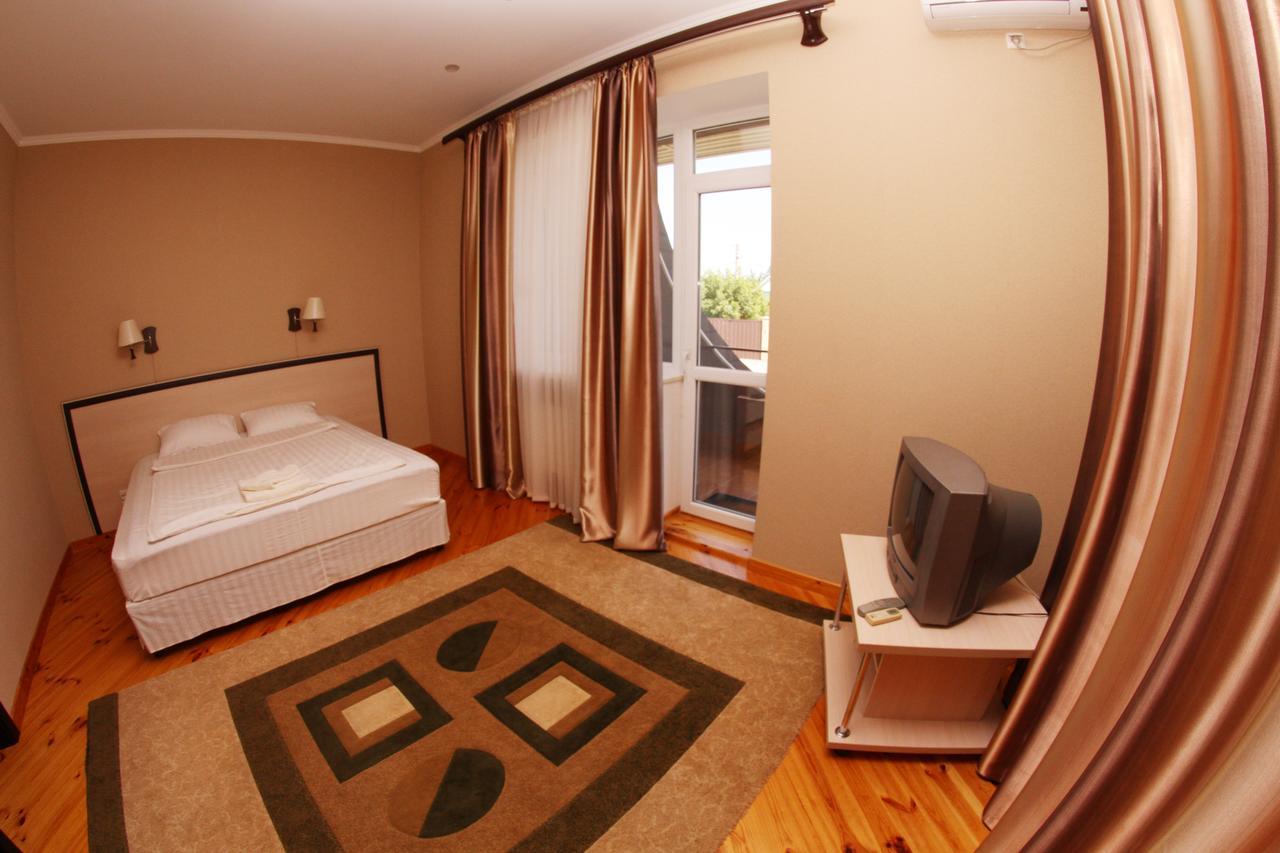 Uyut Hotel Chernigov Exterior foto