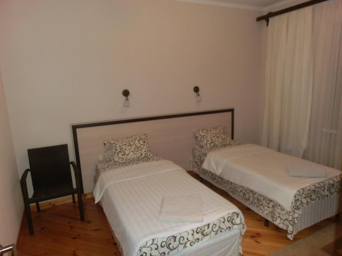 Uyut Hotel Chernigov Exterior foto